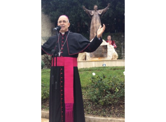 La statua di Ratzinger nella diocesi anti gender